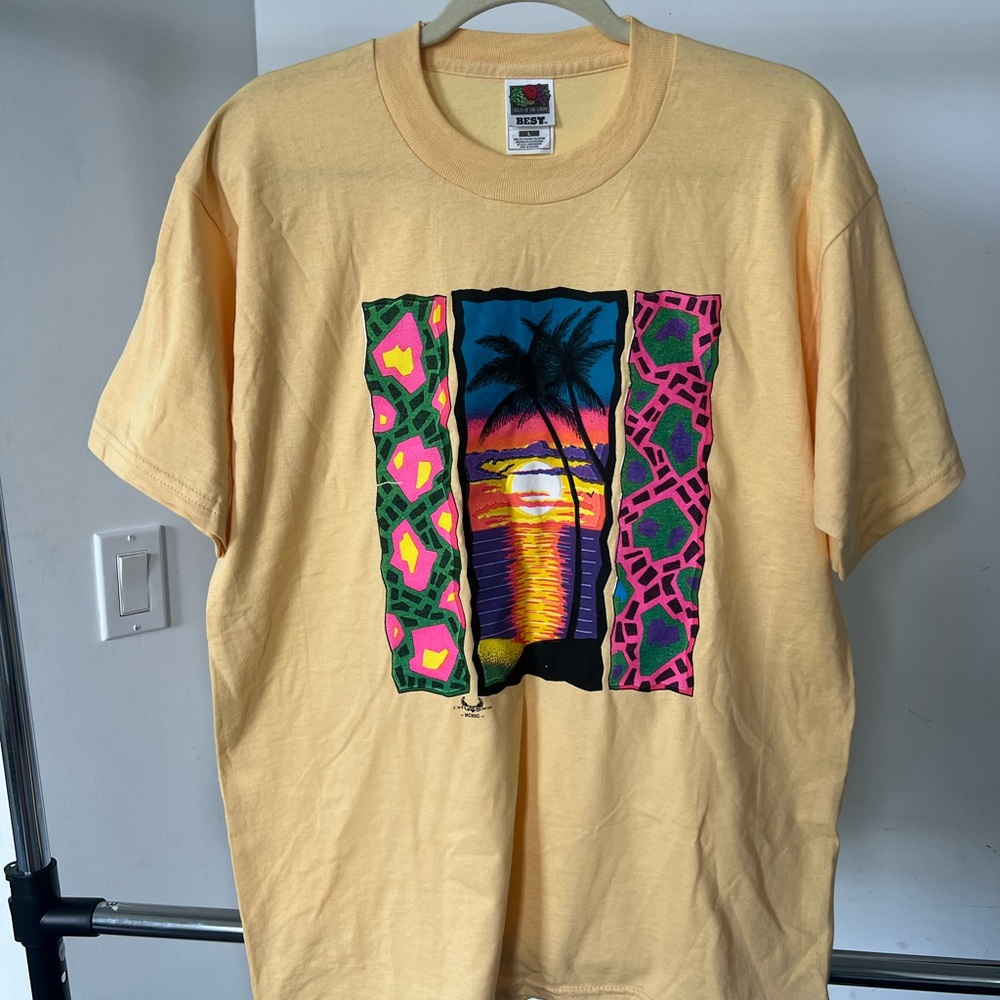 Fruit of the Loom Tropical Sunset Tee - Yellow